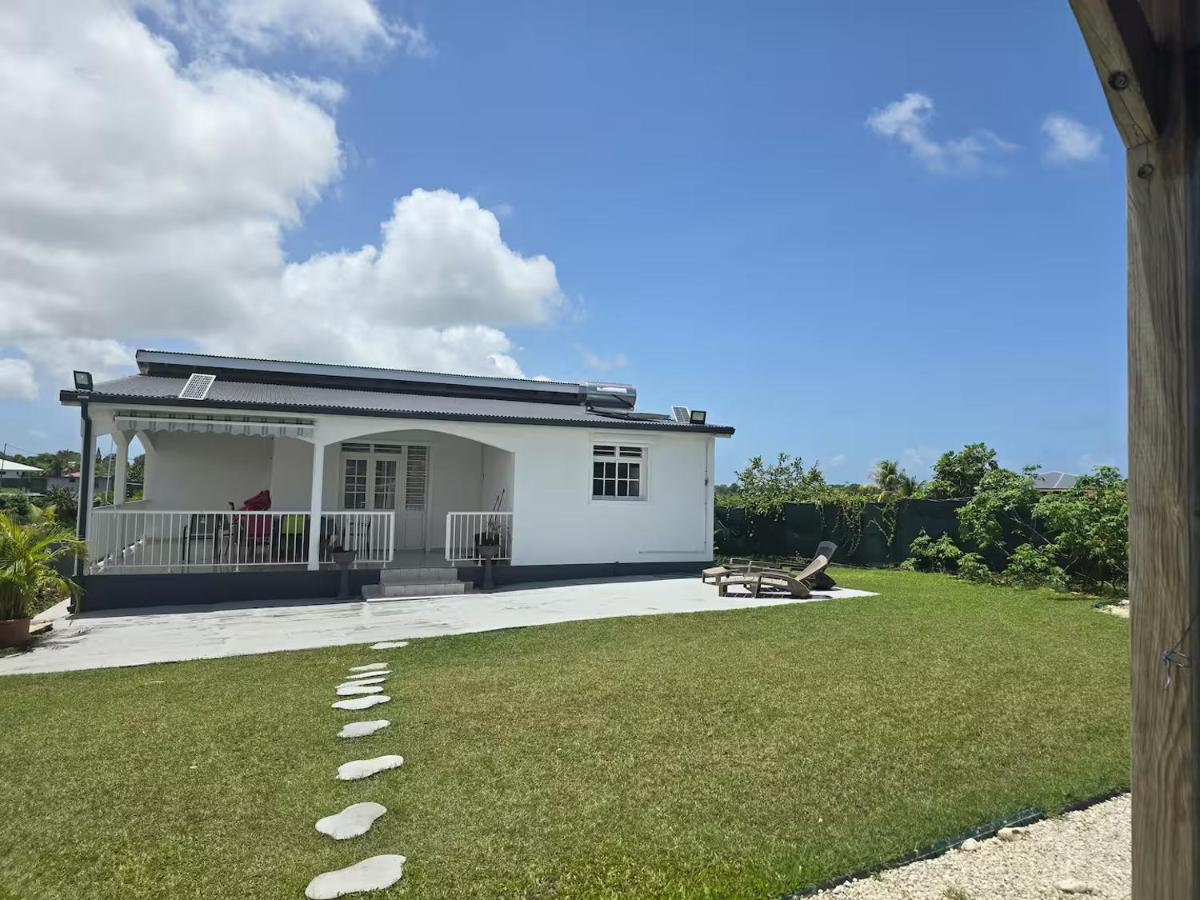 Maison moderne - Bed and Breakfast Sainte-Anne