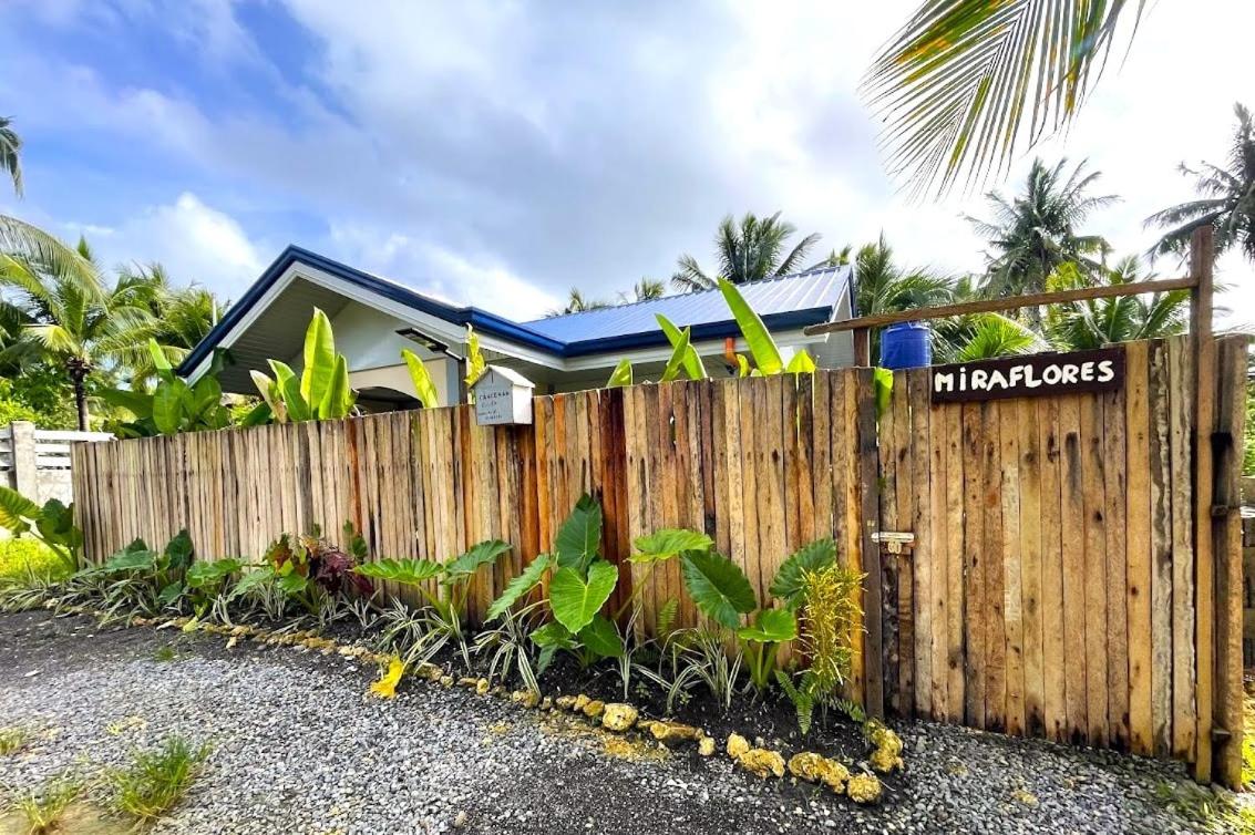 Miraflores - Seaside Villa with private Garden in Siargao - Chambres d’hôtes General Luna