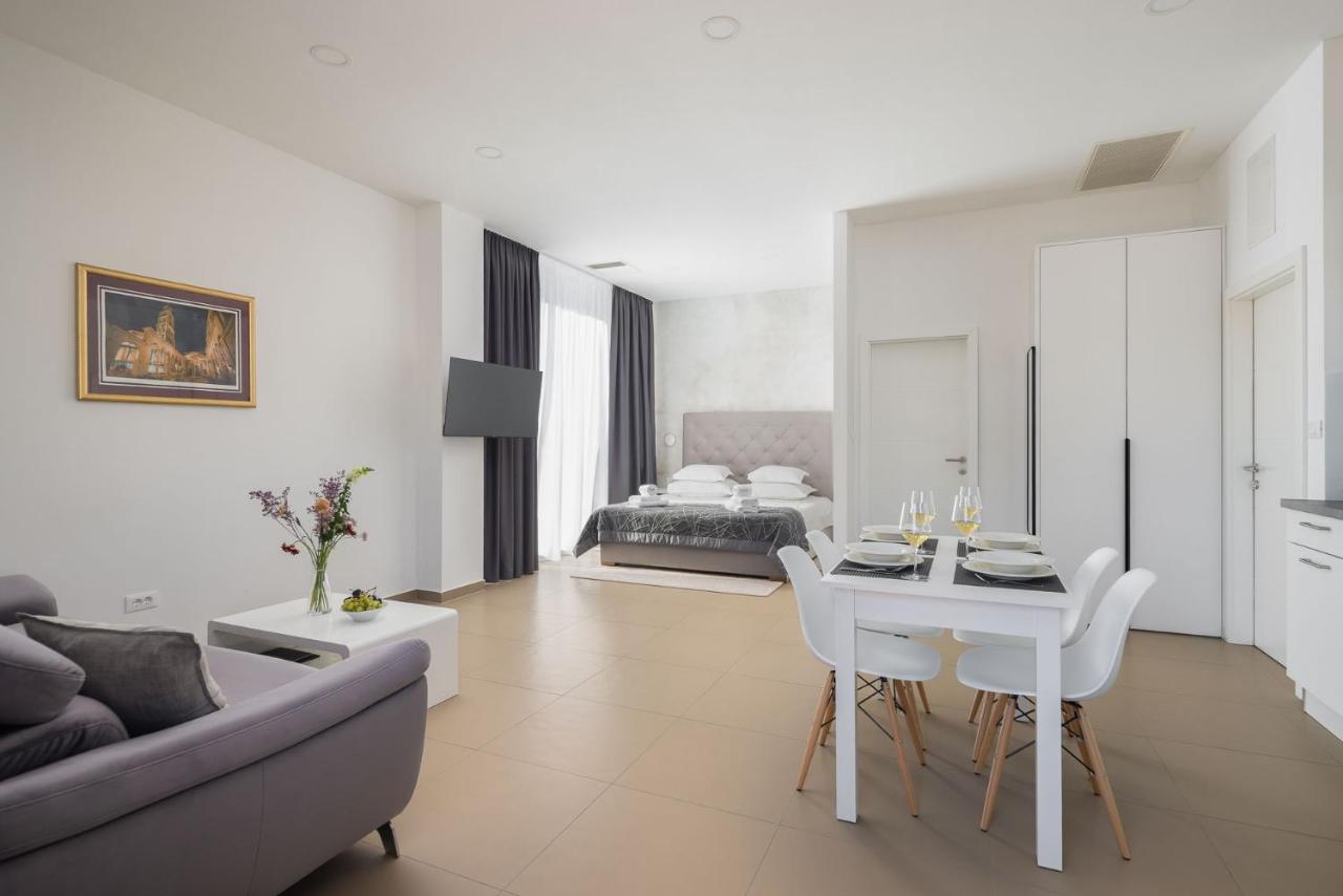 Studio with Sea View