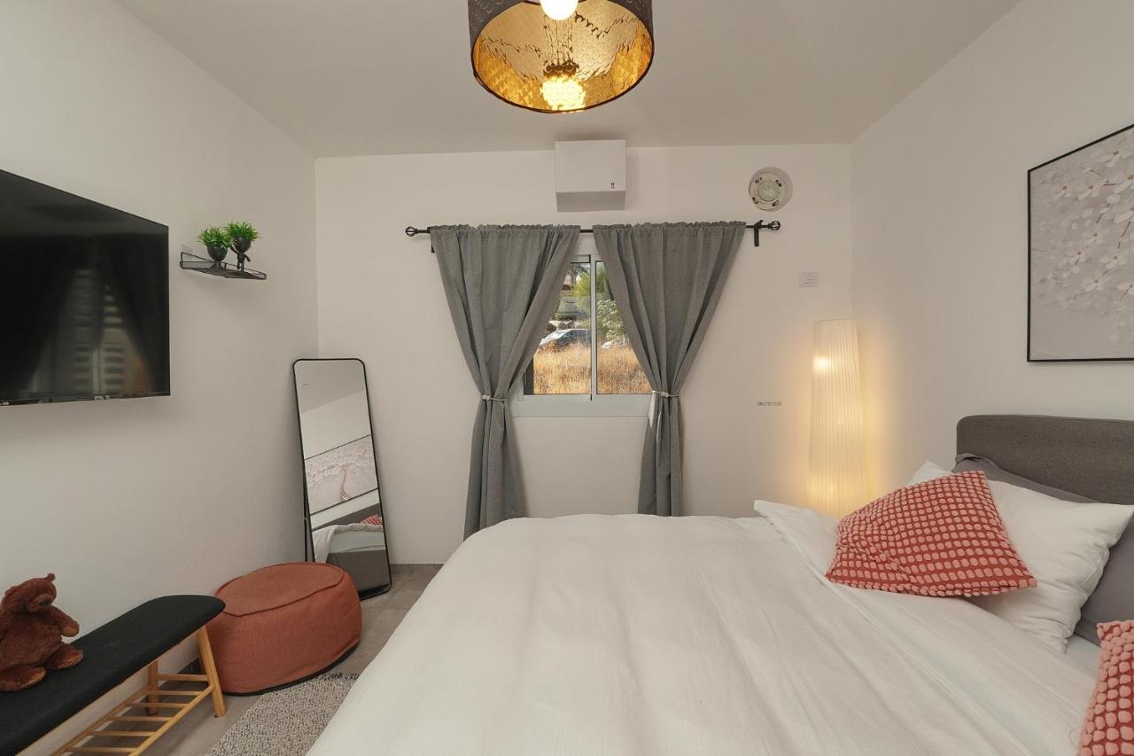 One-Bedroom Apartment with Sea View and Balcony