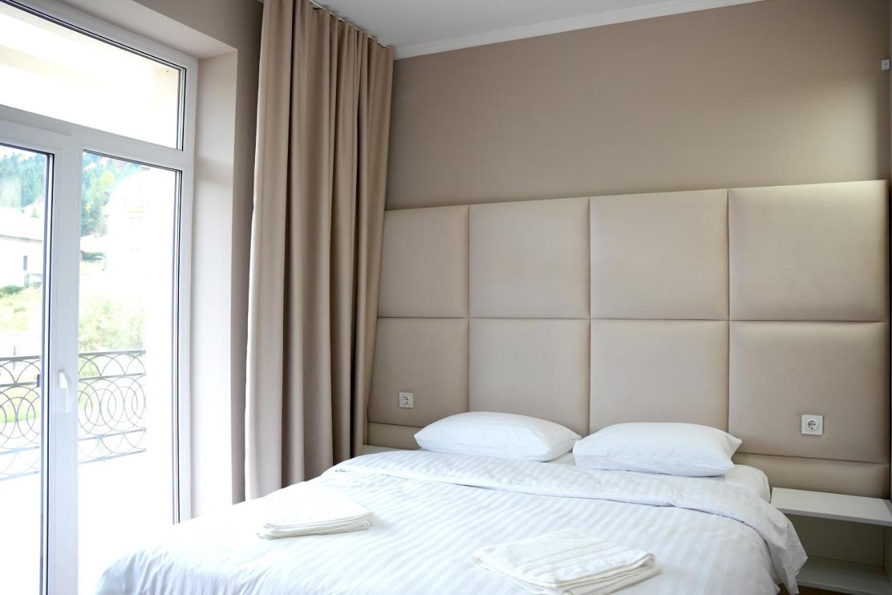 Camera Quadrupla Premium