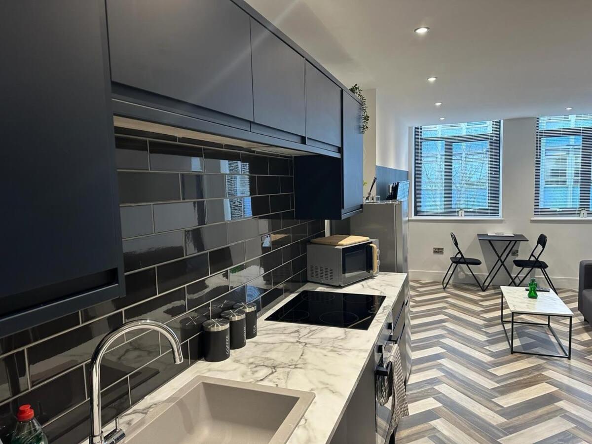 The Fortis Apartments - 1 Bed - WIFI - Videocom Entry - Close to Bus & Train Stations - Professionals, Contractors & Tourist Ready - B&B Peterborough