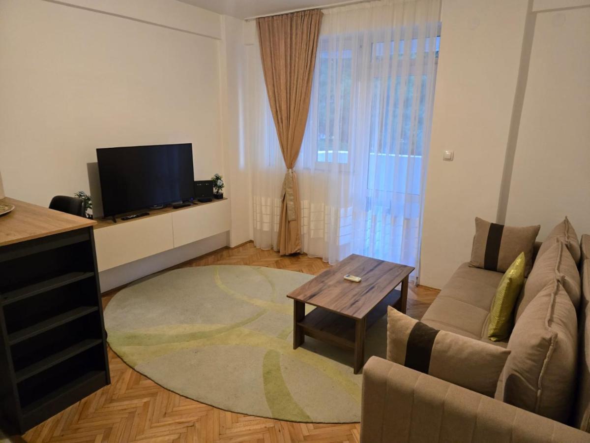 Sena - Ferienwohnung Bar