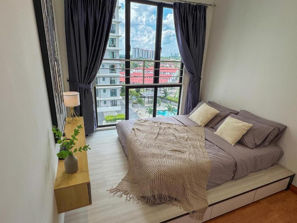 One-Bedroom Apartment with Balcony