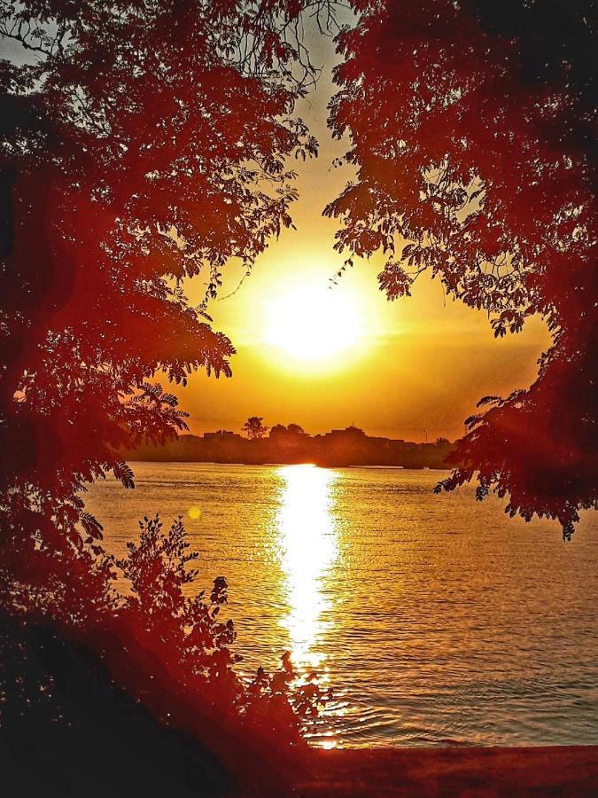 Cabo Frio - FJN Serviços de Hospedagem - 70 mts Praia - B&B Cabo Frio