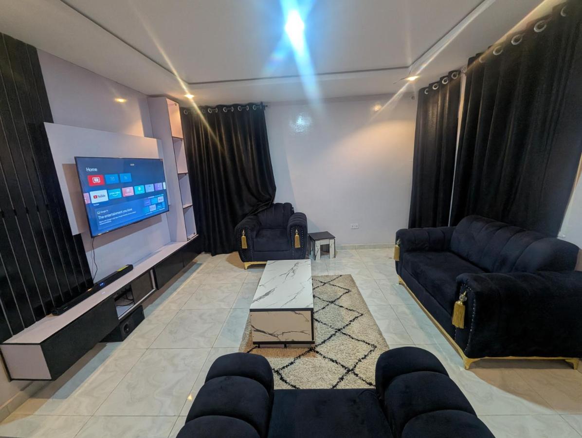 Classic One-Bedroom Apartment with King Bed