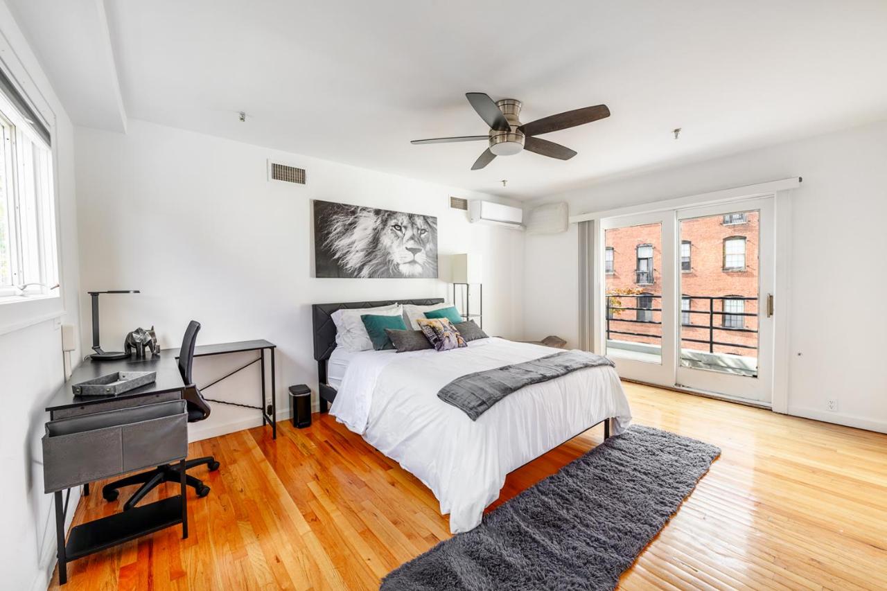 Modern 3BR Townhouse with Private Rooftop & Parking Minutes to NYC - B&B Hoboken
