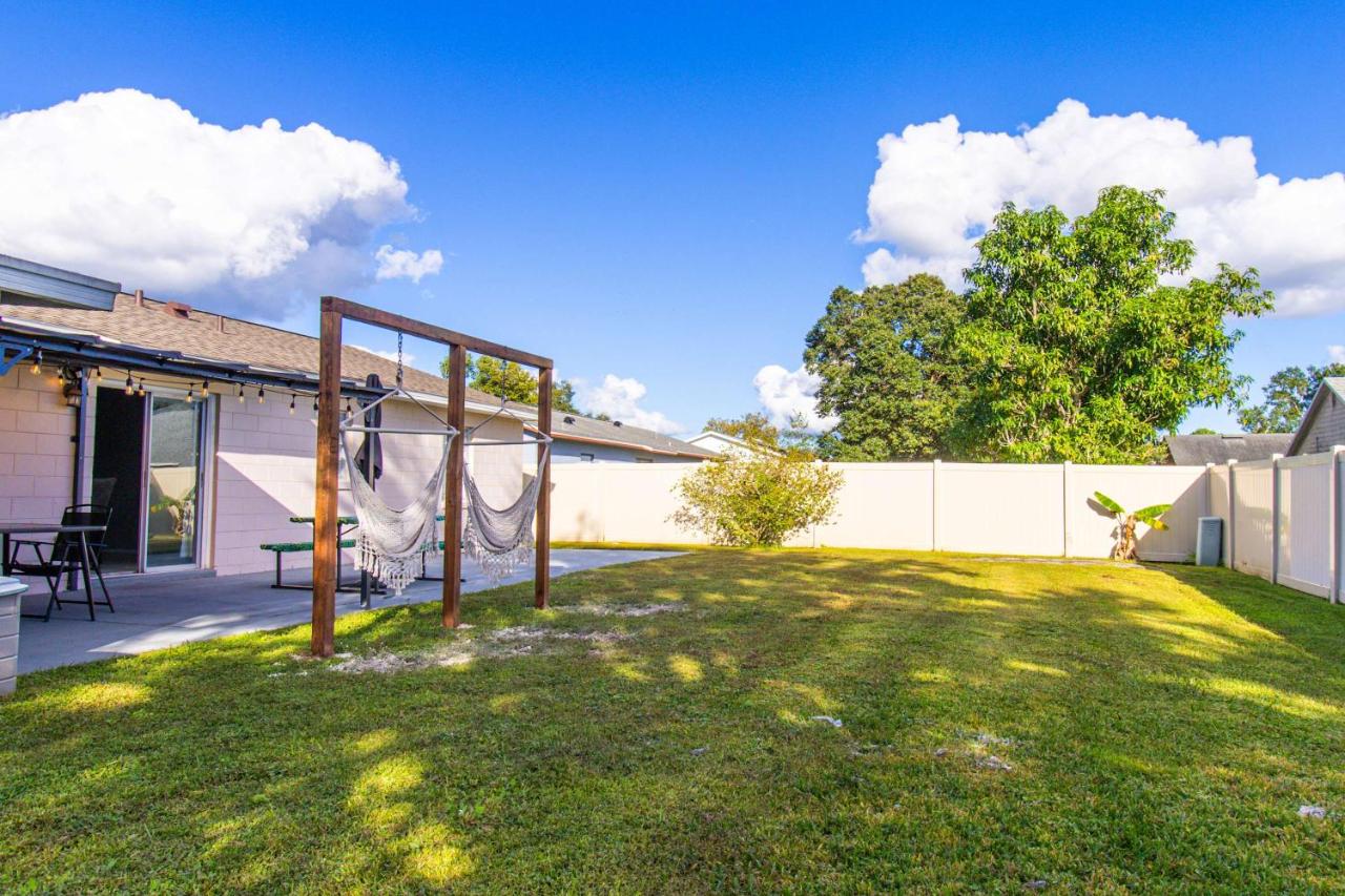 Brand NewPainted Vacation Hse NrUCF PetsOK Fenced - Chambres d’hôtes Orlando