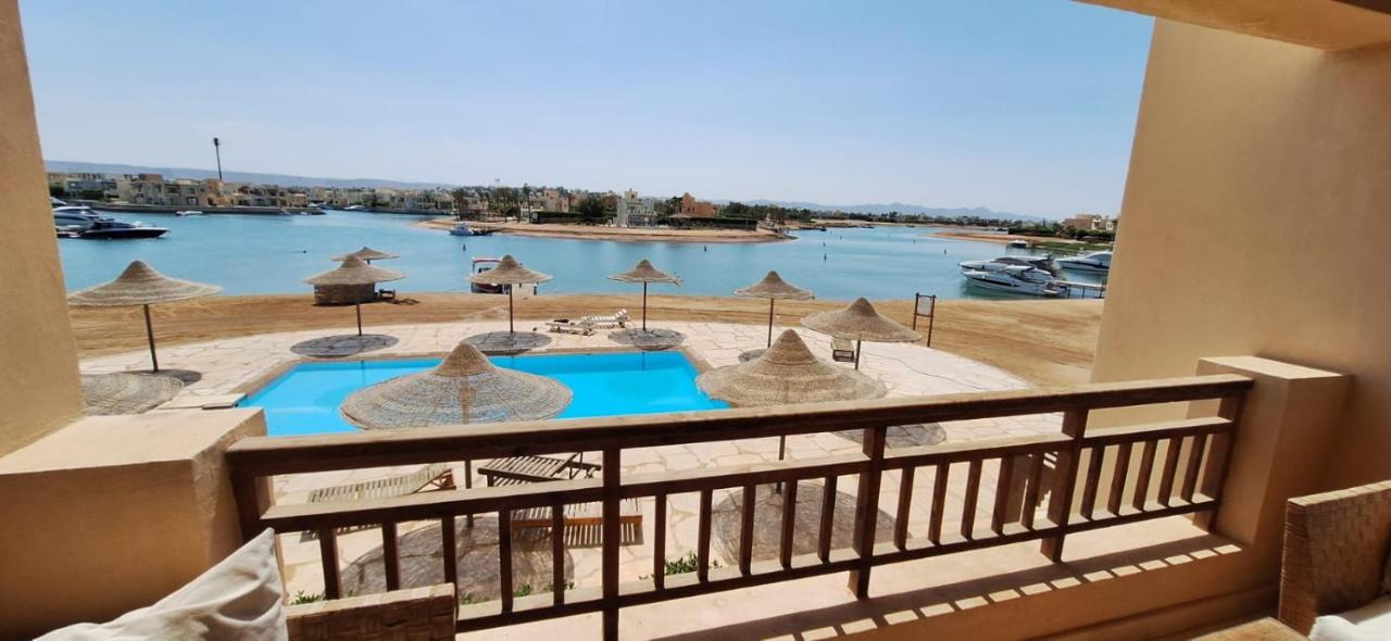 El Gouna Fanadir Lagoon 2-Bedroom Pool and Lagoon View Sleeps 4 Persons, Close to Abu Tig Marina, Mangroovy, and Kite Centers - B&B El Gouna