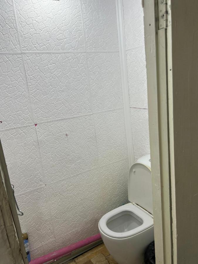 Трёхкомнатная квартира на Караменде-би - Bed and Breakfast Balqash