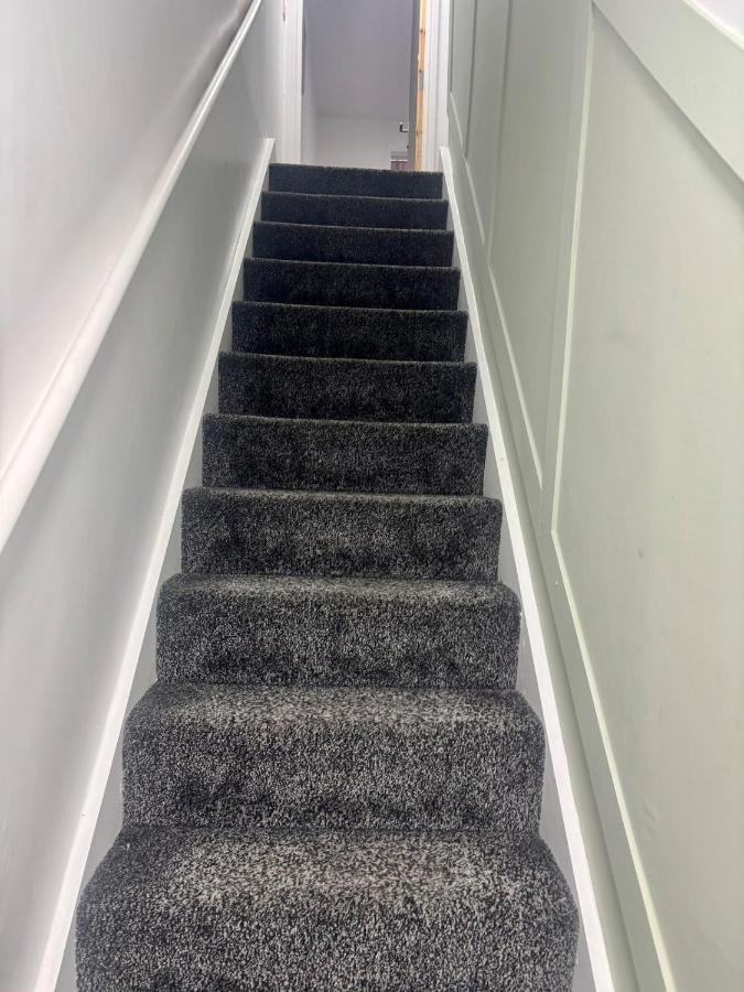 Ensuite at green road - B&B Dudley