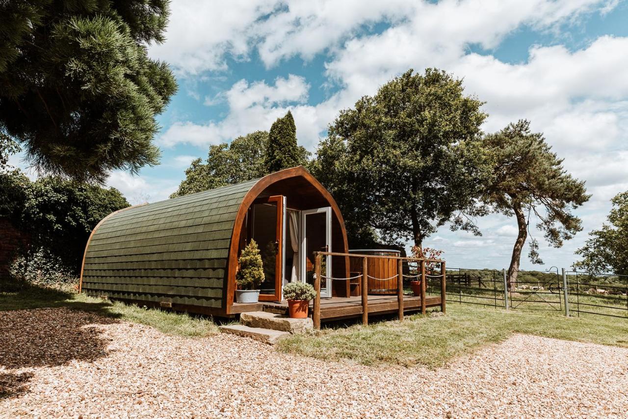 Secluded Cosy Luxury Pod with wood fired hot tub - B&B Shrewsbury