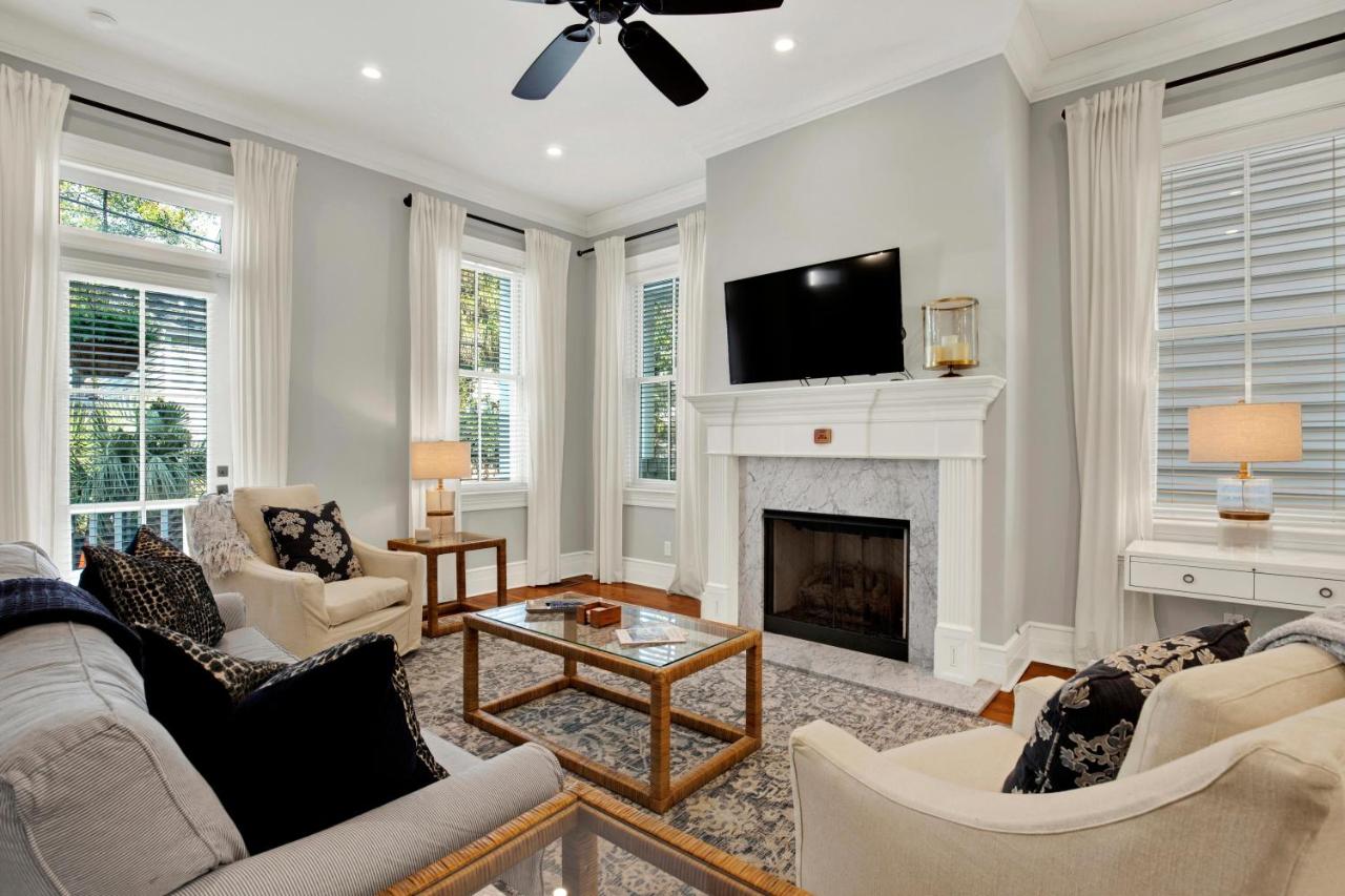 Congress Street Retreat - Bed and Breakfast Savannah