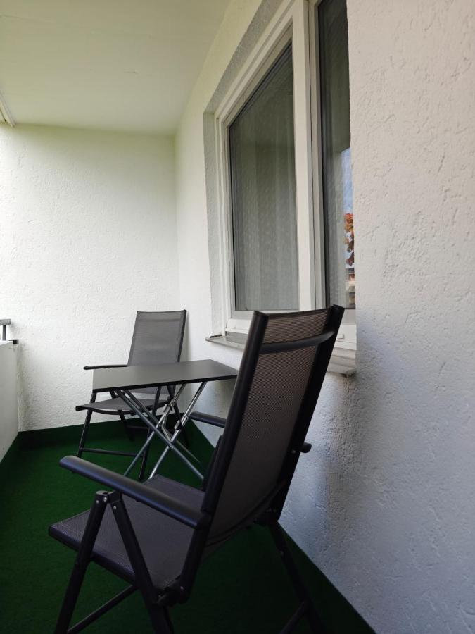 Modern Apartments Neuburg 29 - NEU - 2 Zimmer - 4 Separate Betten, Komfort, Top Ausgestattet, Smart TV, Wi-Fi - Chambres d'hôtes Neubourg-sur-le-Danube