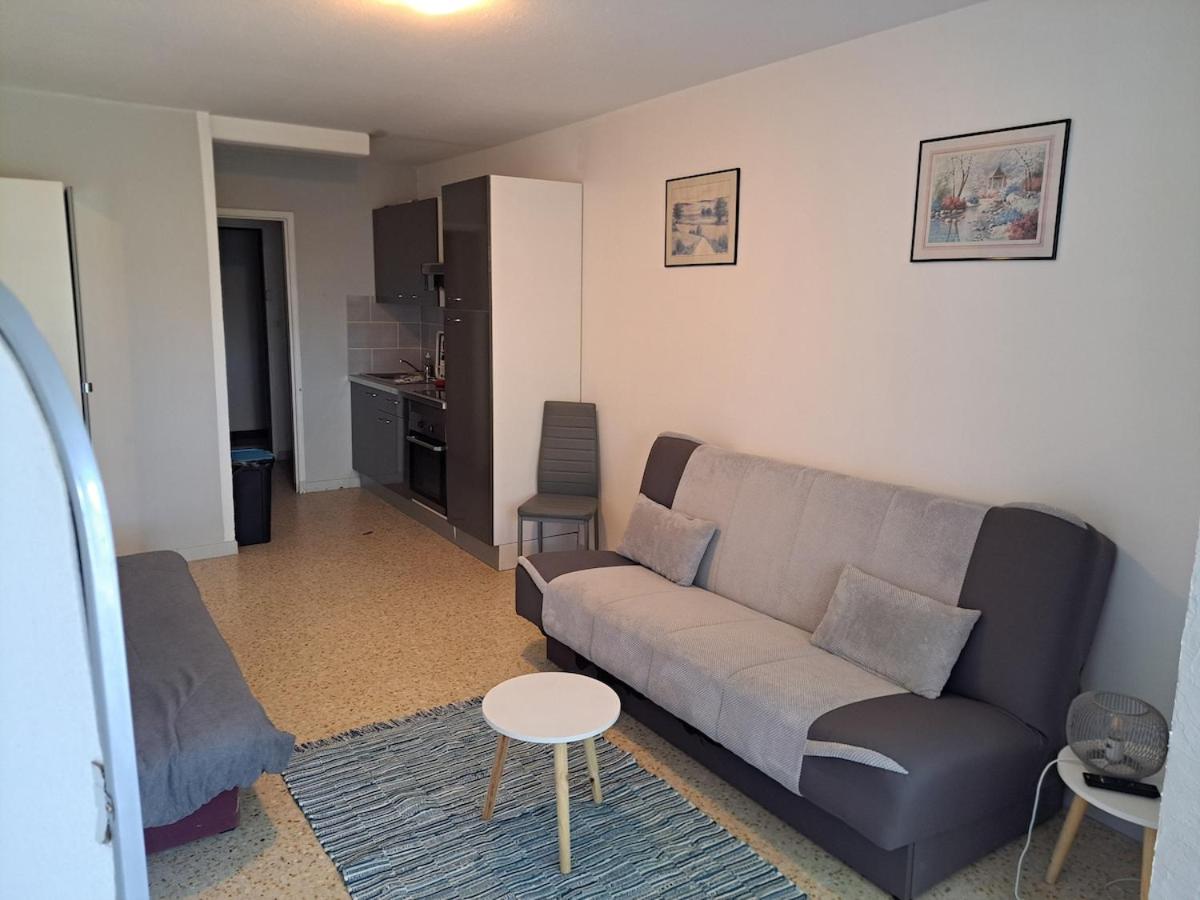 Cap City, modeste rez-de-jardin 500m plage et du Port