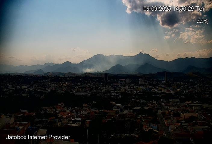 Apartamento mobiliado com vista da linda Serra Mantiqueira - Bed and Breakfast Cruzeiro