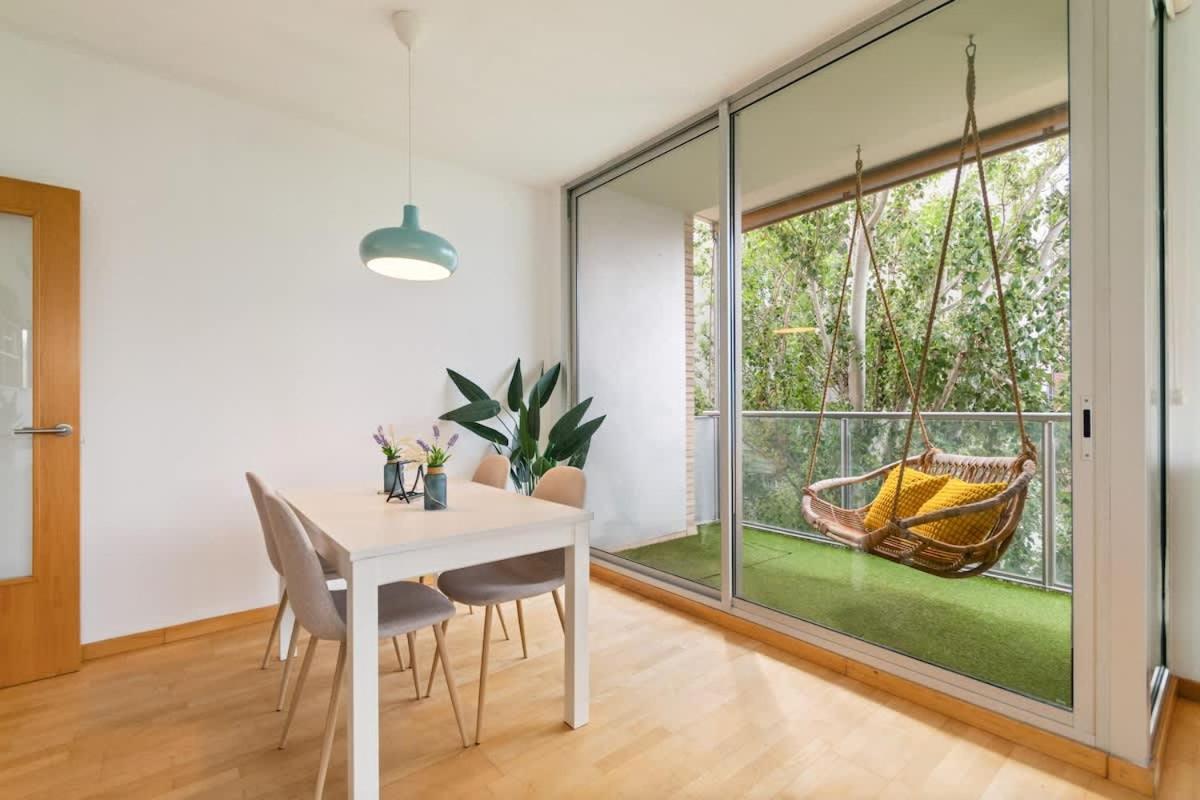 Modern Spacious 3-Bedroom Apt with Pool near Beach - B&B Barcelona