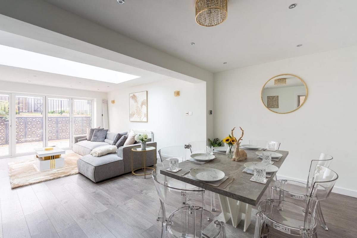 Karazo LTD - Luxurious contractor and family friendly 4 bedroom in Croydon with Parking - B&B Croydon