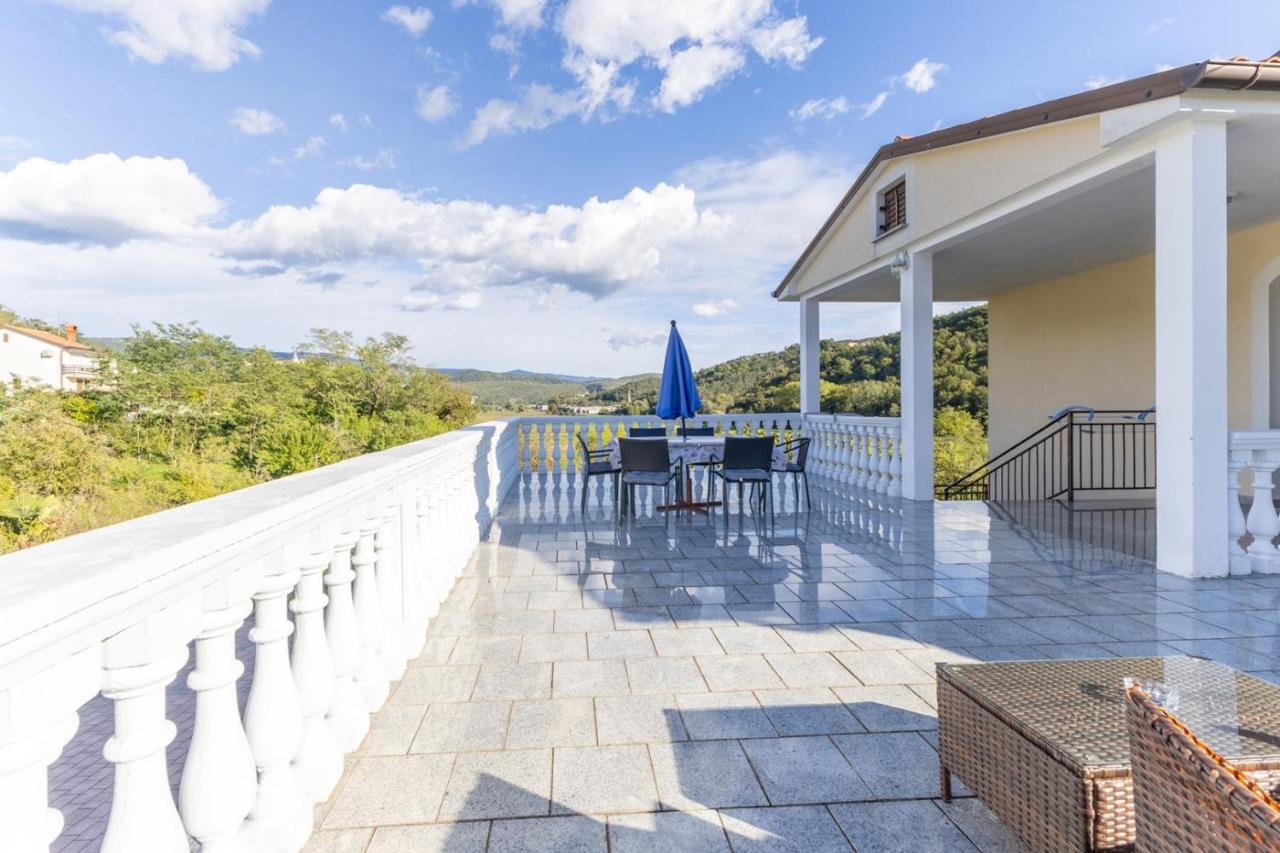 Maria Buzet 2 with Balcony - B&B Buzet