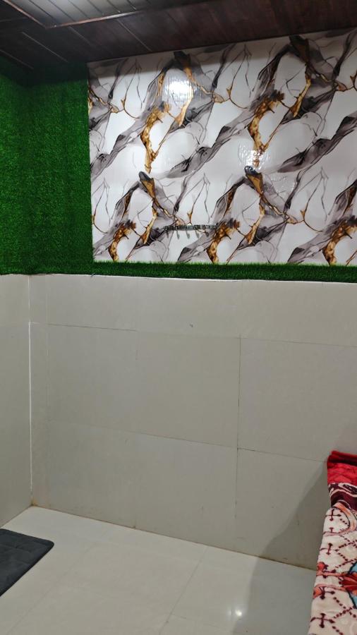 Krishan kripa dham near banke bihari g temple 400 mtr - B&B Vrindāvan