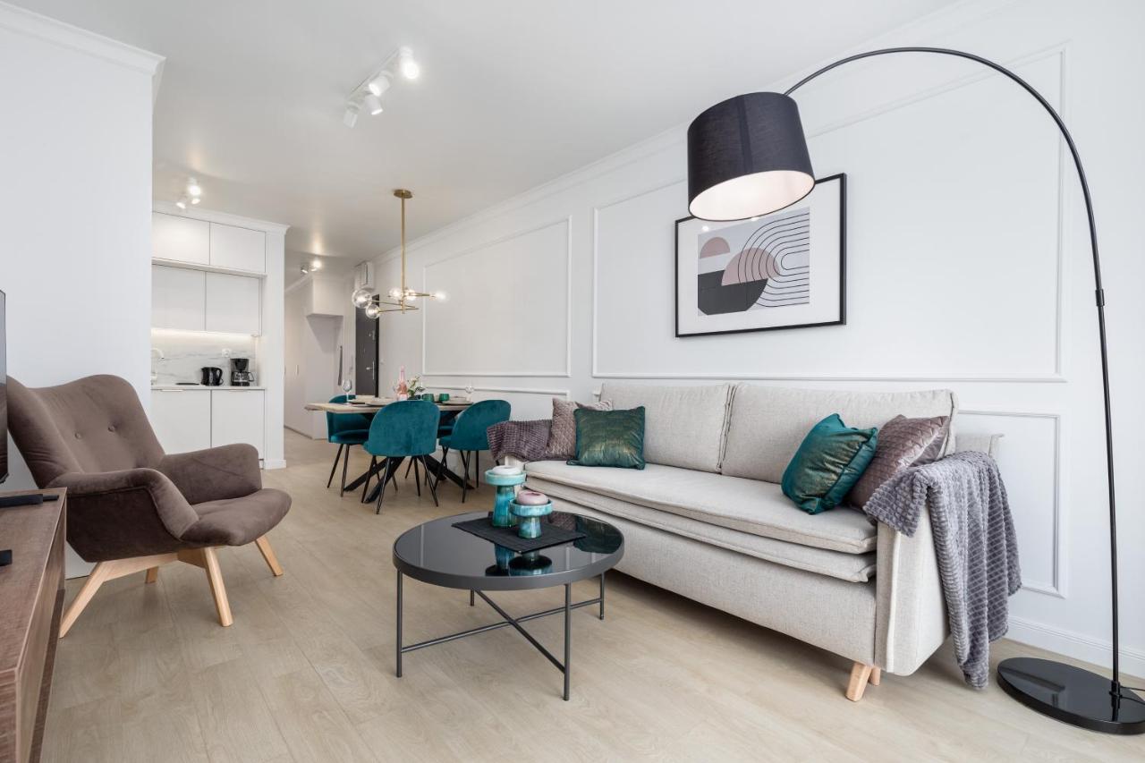 Plac Słowiański Apartament z Balkonem Świnoujście Centrum by Noclegi Renters - Bed and Breakfast Świnoujście