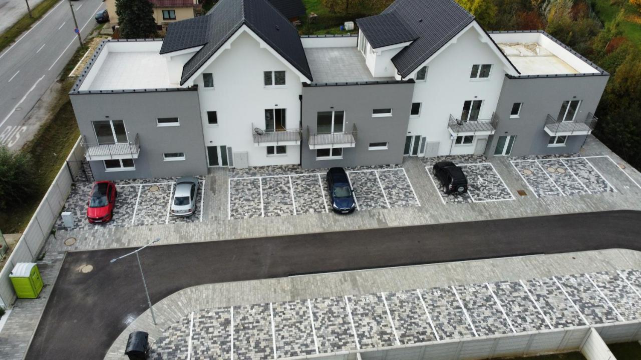 Modern studio in a residence with parking - B&B Myjava