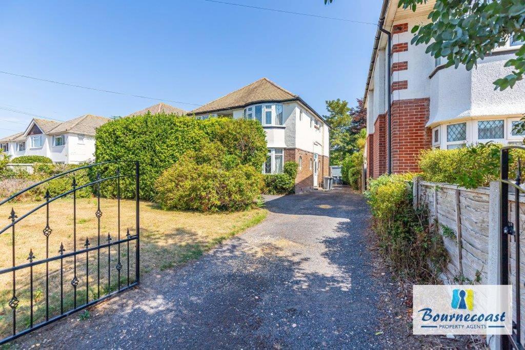 BOURNECOAST: FIRST FLOOR FLAT WITH GARDEN - FM8369 - B&B Iford