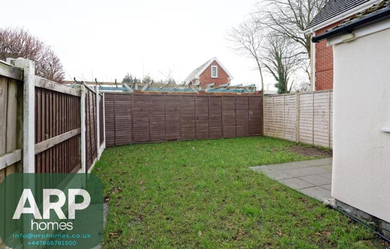 3 Bed House, Free Parking, Garden - Ferienwohnung Ince-in-Makerfield