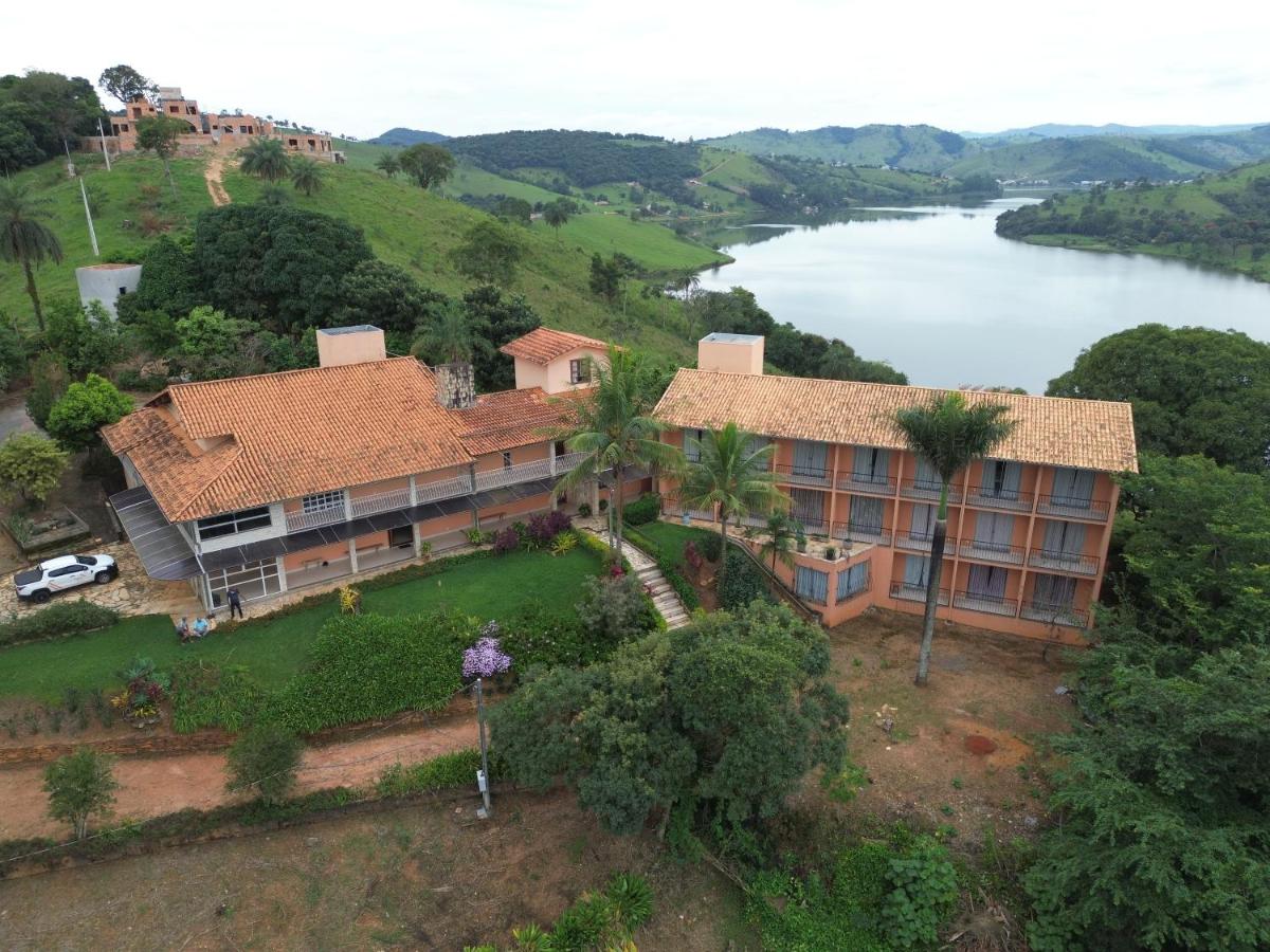 Camera Matrimoniale con Vista Lago