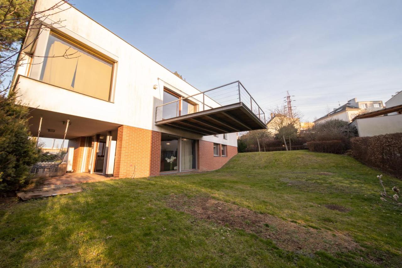 Design Architect Villa with 2 Apartments - Bed and Breakfast Praag