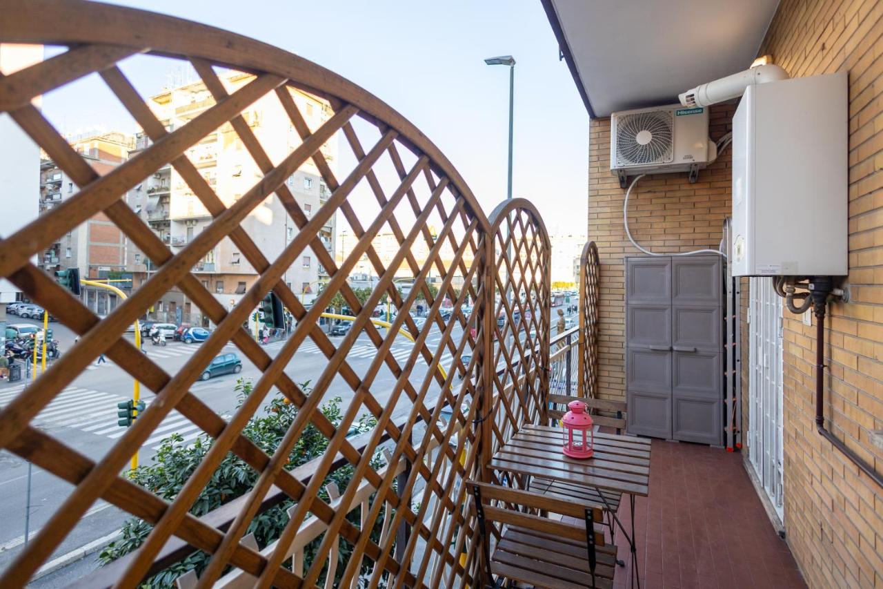 Ottoboni Apartment, 4 persone, balcone, Wi-Fi, Stazione Tiburtina - Bed and Breakfast Rome