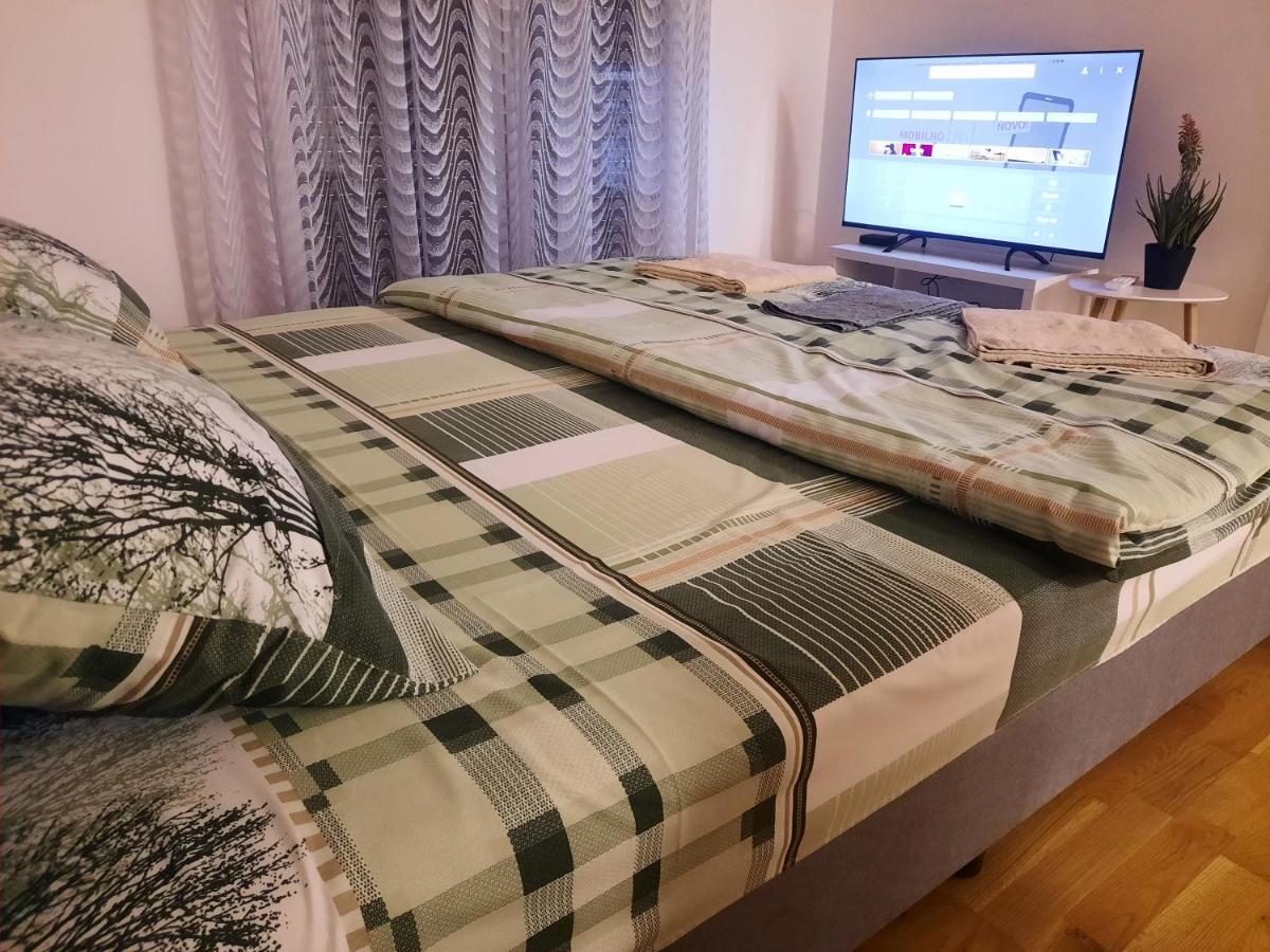 Zmaj LUX - Bed and Breakfast Mladenovac