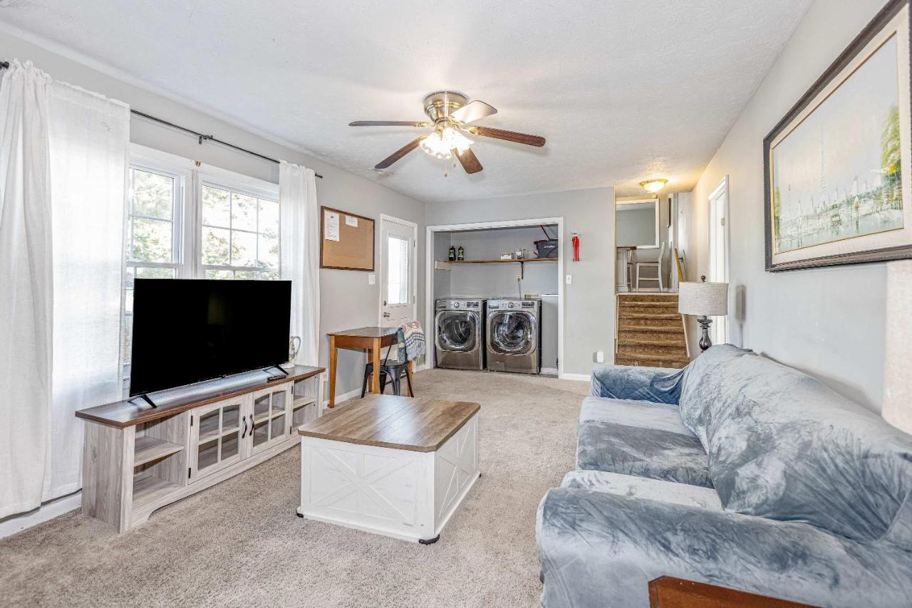 Blue Sky Landing - B&B Fayetteville