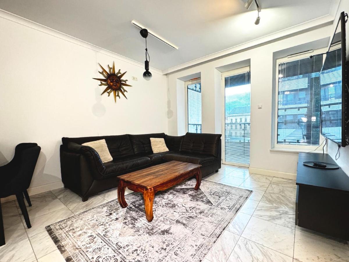 White Marble in Black Pearl Chic City Centre - Chambres d’hôtes Szczecin