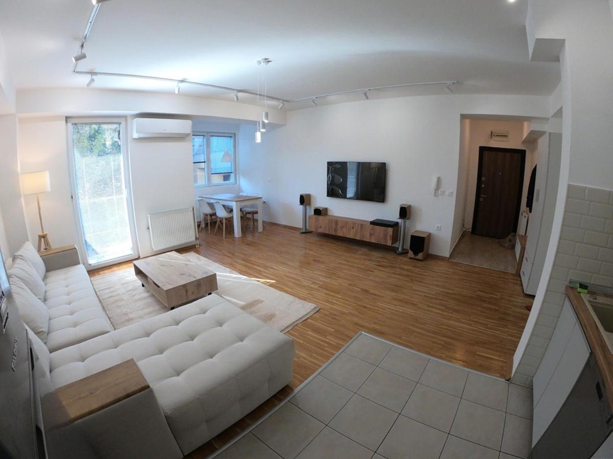 Rosemary Apartment - B&B Skopje