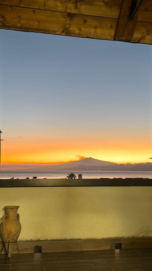 Camera Tripla Superior con Vista Mare