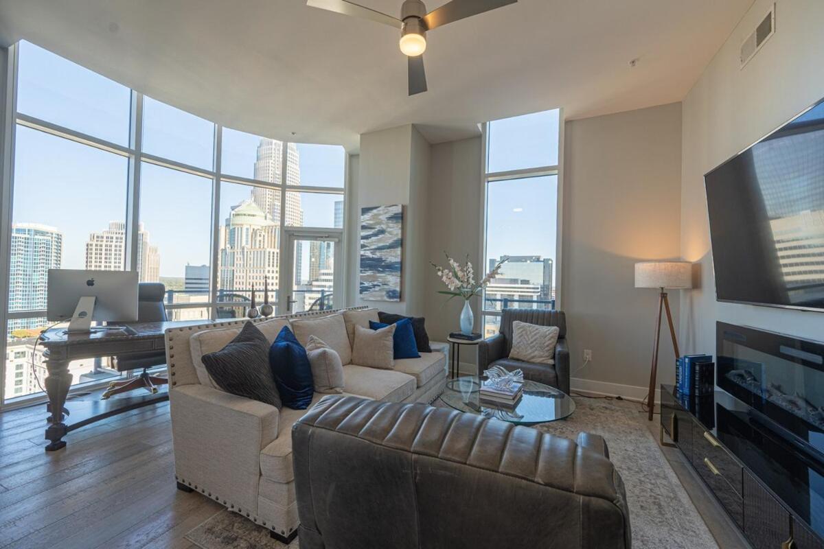 Uptown Penthouse - Bed and Breakfast Charlotte