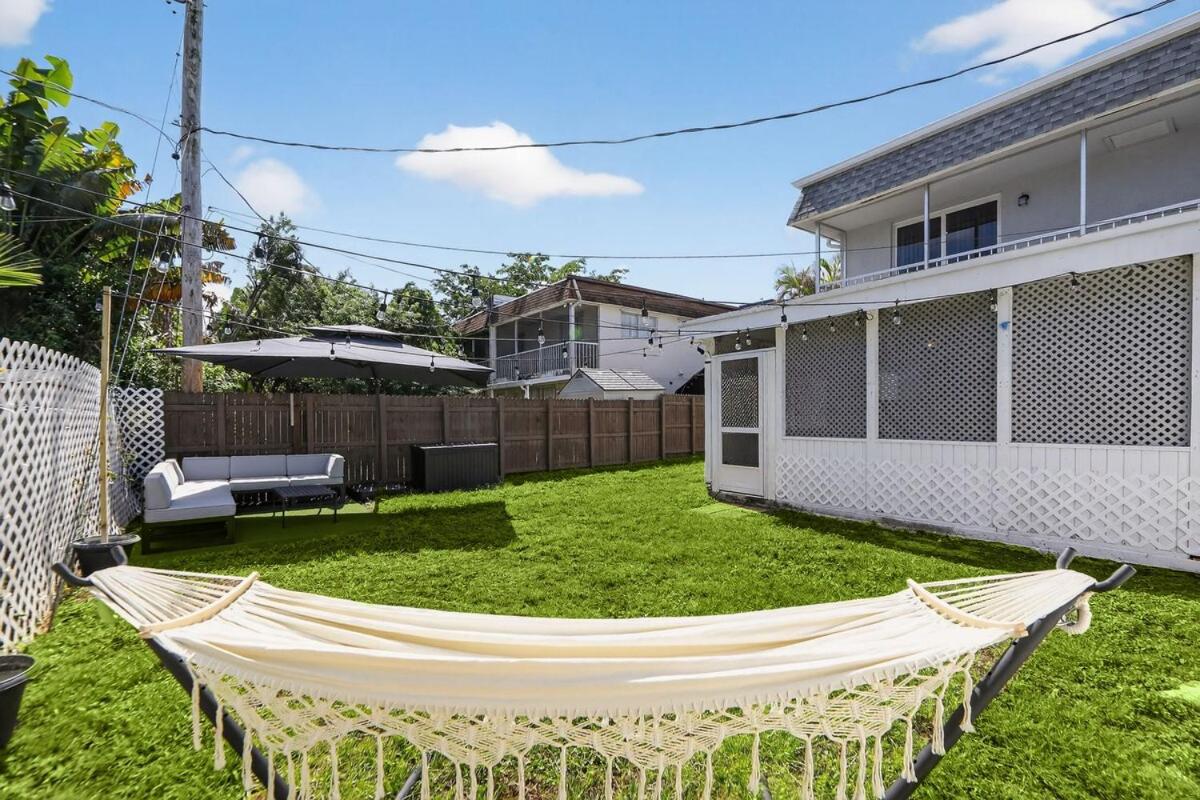 Guitar House -Poker Lounge Steps from Hard Rock - B&B Fort Lauderdale