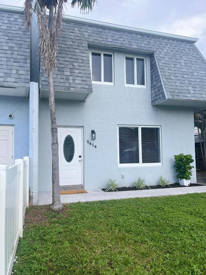 3-BDR Guitar House, Walk to Casino, located close to EVERYTHING! - Chambres d’hôtes Fort Lauderdale
