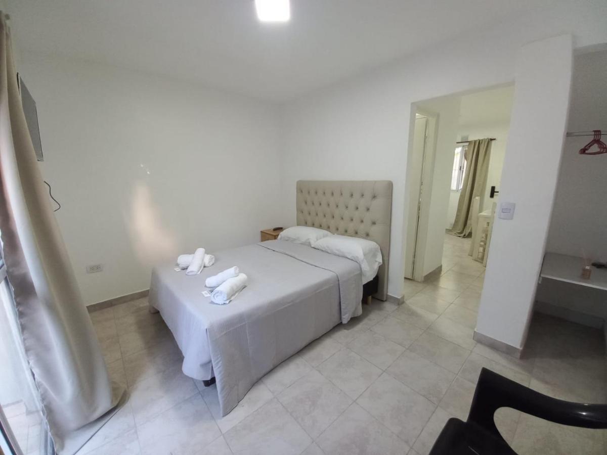 Hospedaje LH Planta Baja E en Canning - B&B Ezeiza