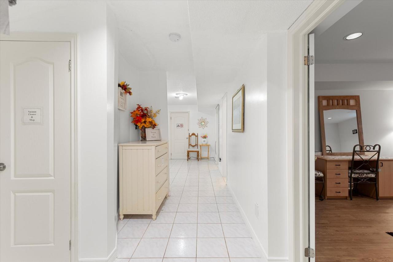 Home Away From Home - B&B Richmond Hill