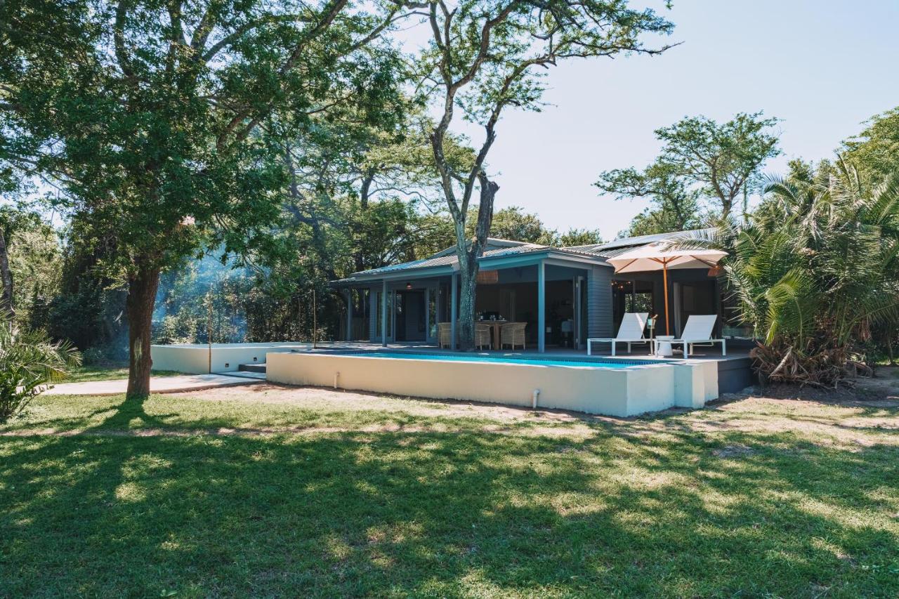 The Grand Luxury Safari Villa, Huge Private Pool, Hottub, Outdoor Shower, Giraffe Tower - B&B Hluhluwe