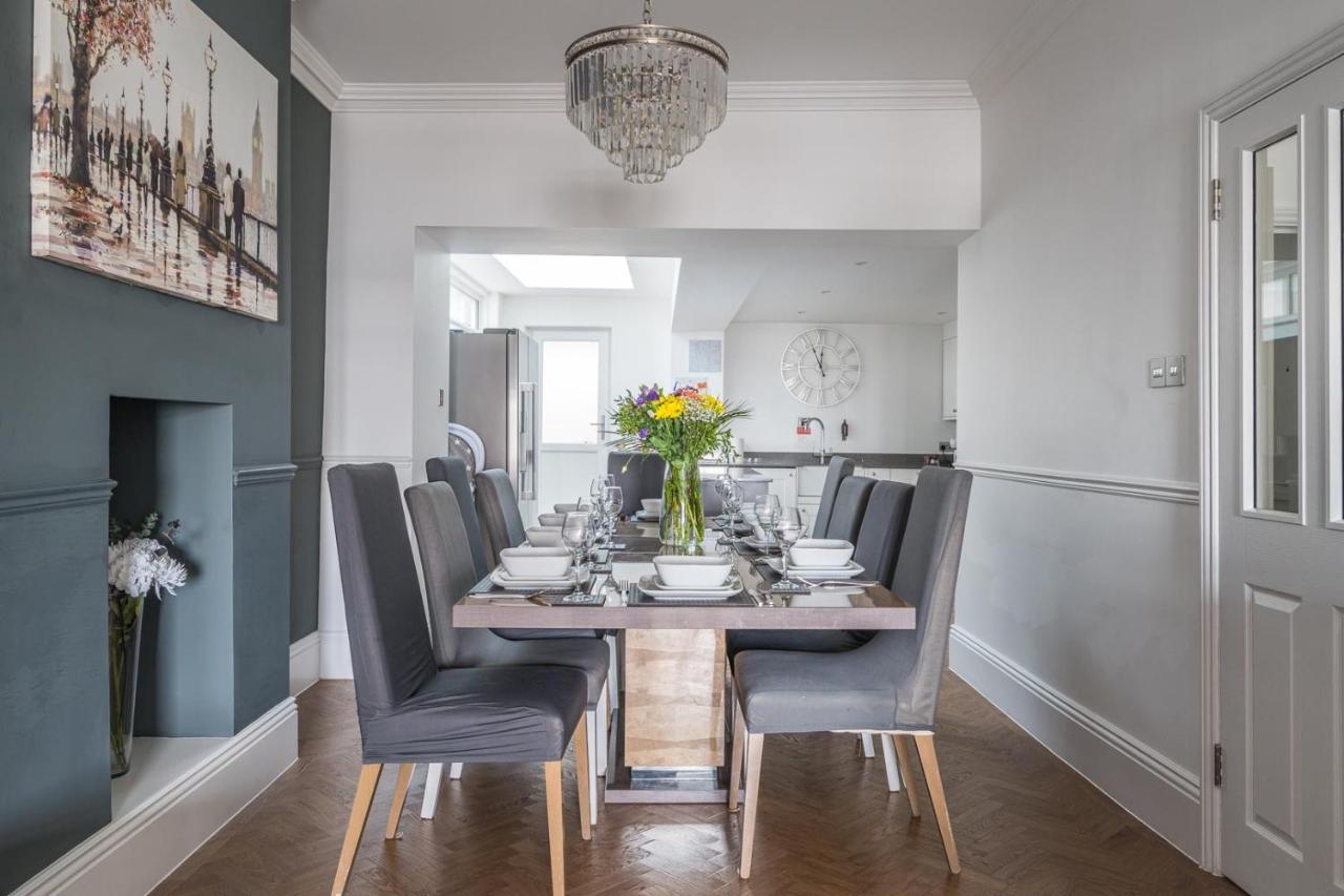 Seafront folkestone Sandgate channel tunnel - 5 star property Sleeps 12 - B&B Sandgate