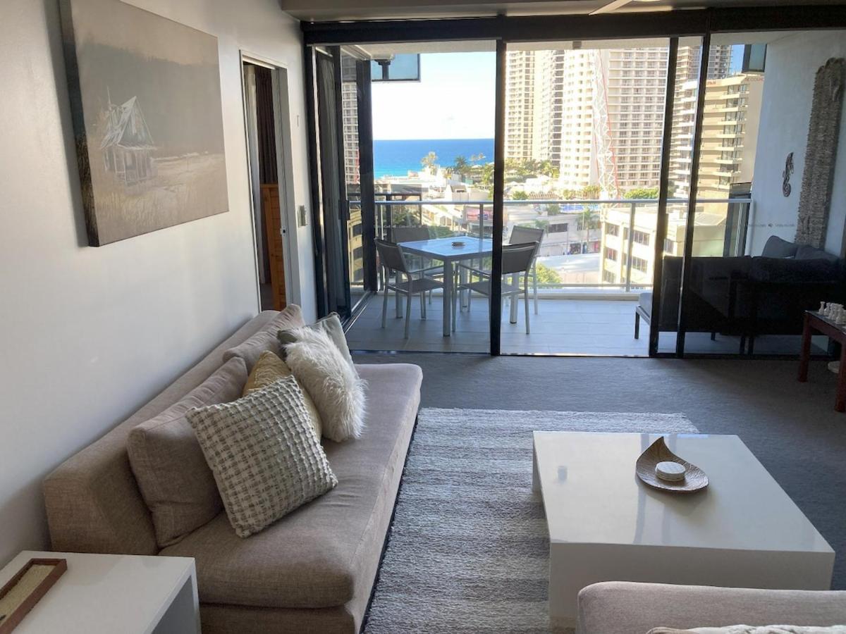 Circle on Cavill Escape - B&B Gold Coast