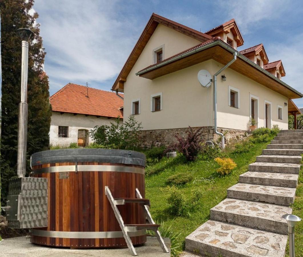 Villa Lypche - B&B Bešeňová