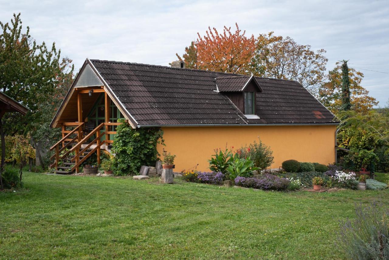 Kádárok Vendégháza a Somló-hegyen - B&B Somlószőlős