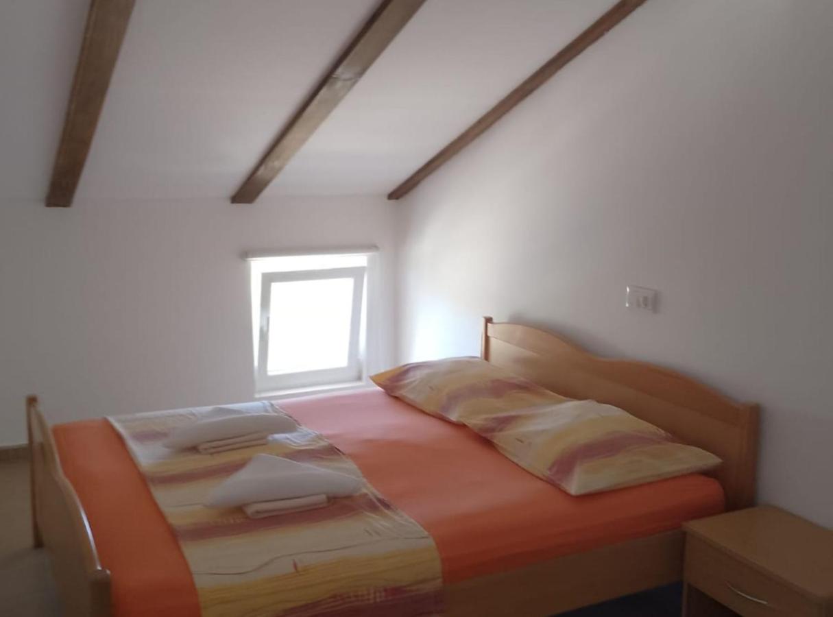 Apartments Marta - B&B Vrsi