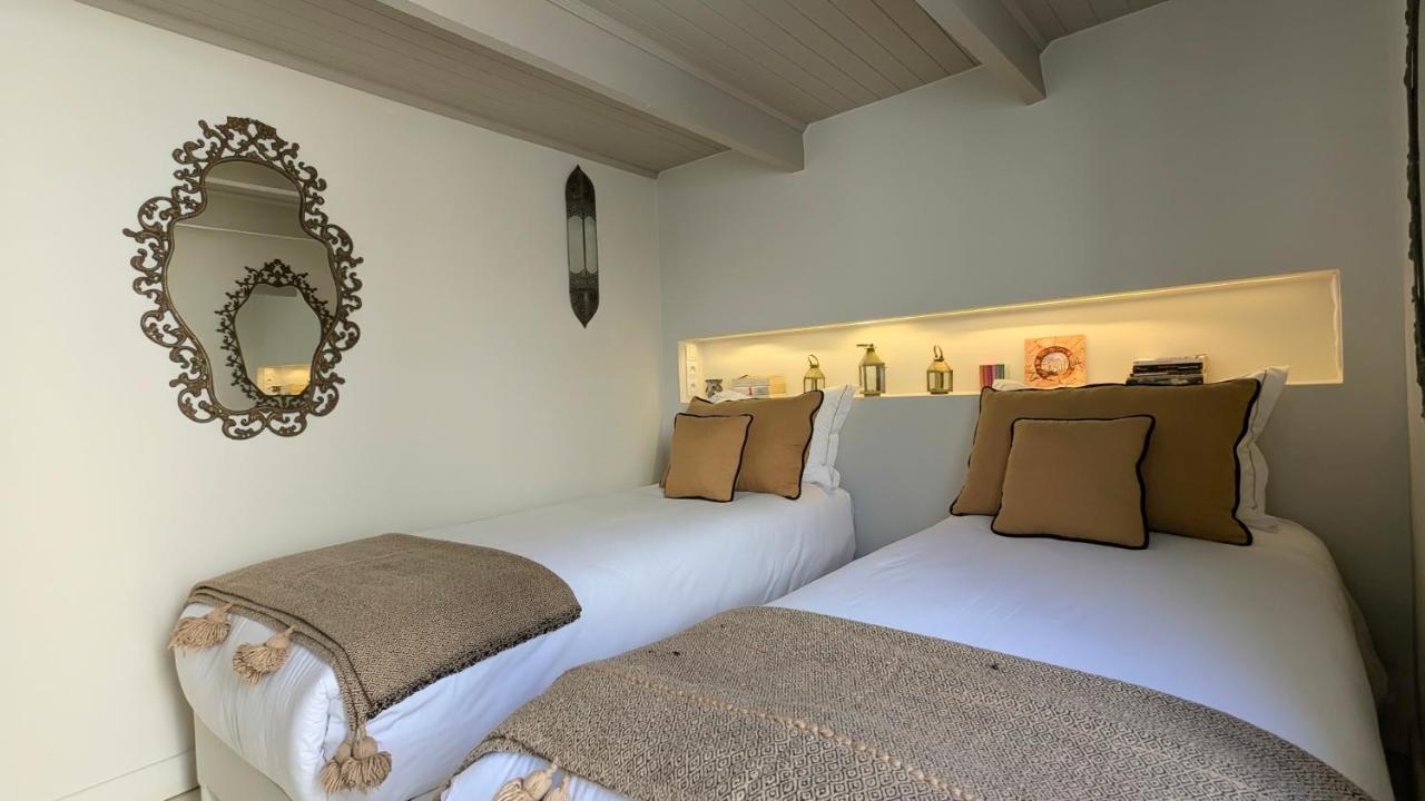 Kleines Zweibettzimmer