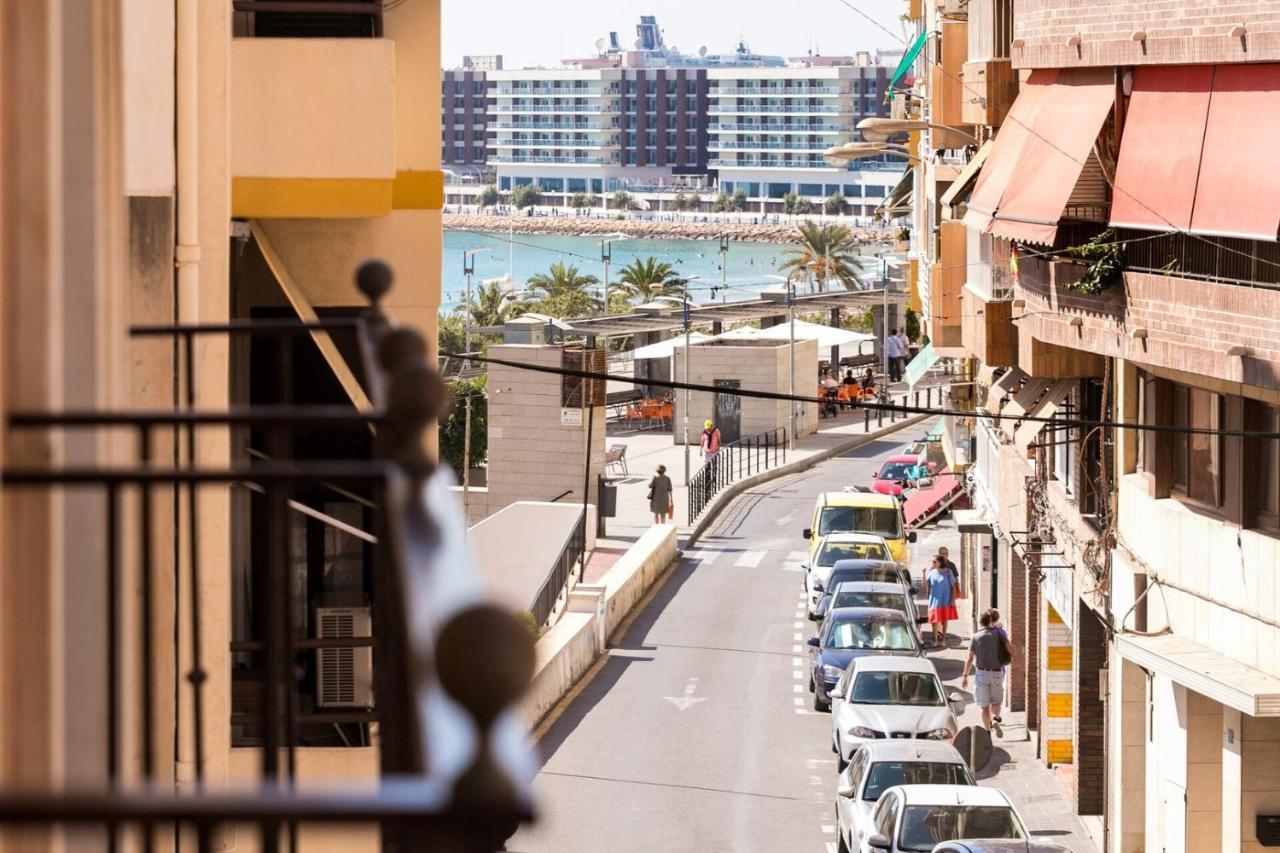 Magnífico Apartamento junto Playa y Centro Ciudad - Aire Acondicionado - B&B Alicante