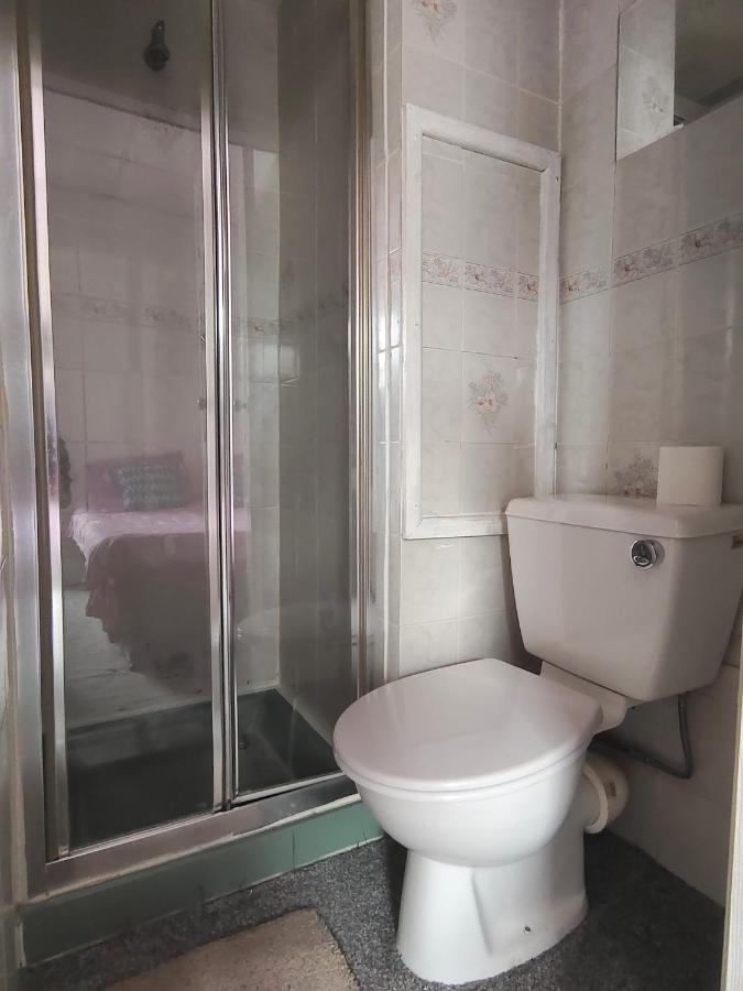 Habitación Familiar con baño privado